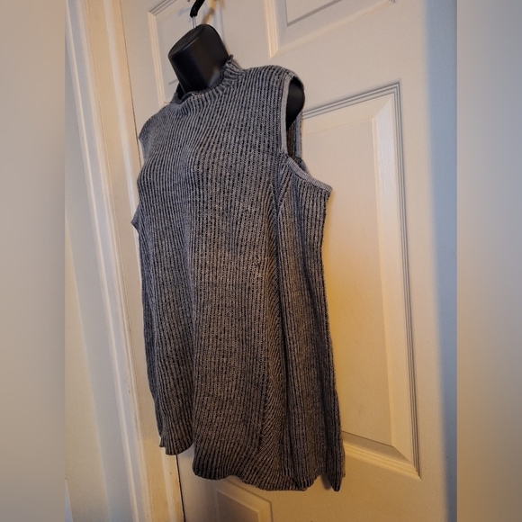 Style&Co cold shoulder sweater size XL - Picture 4 of 7